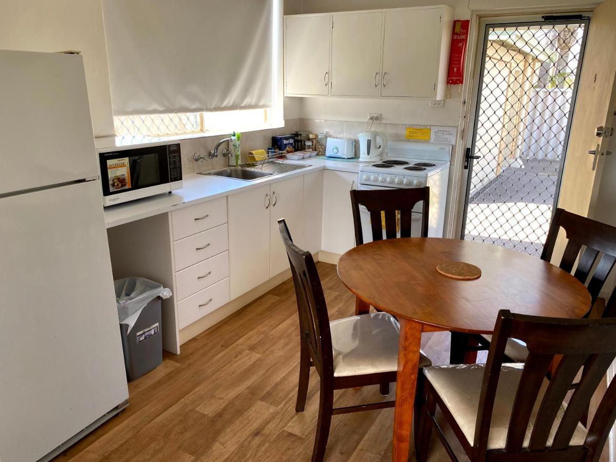 Waldeck Heights Apartment Джералдтон Екстериор снимка
